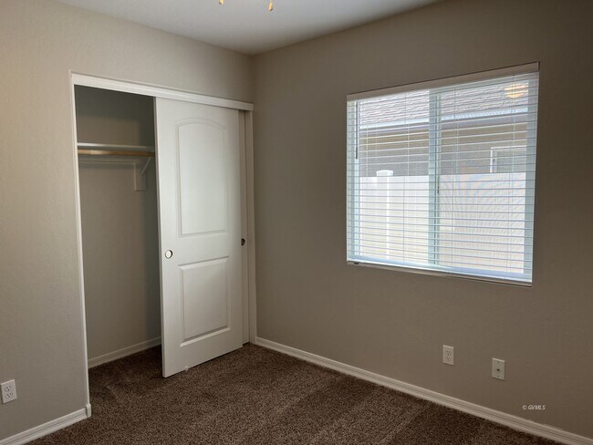 Foto del edificio - 1348 Roper Ln
