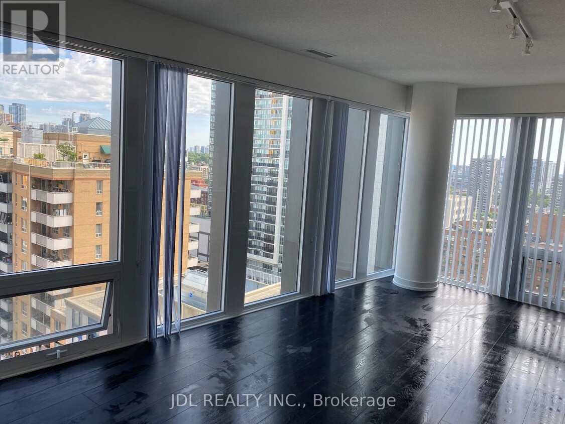 Photo principale - 60-2060 Shuter St