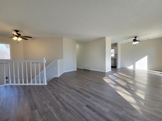 Foto del edificio - 3300 Whalers Ln NW