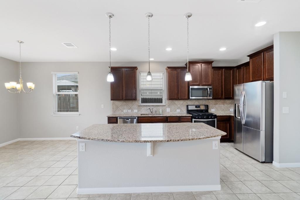 Foto principal - 341 Twisted Oaks Ln