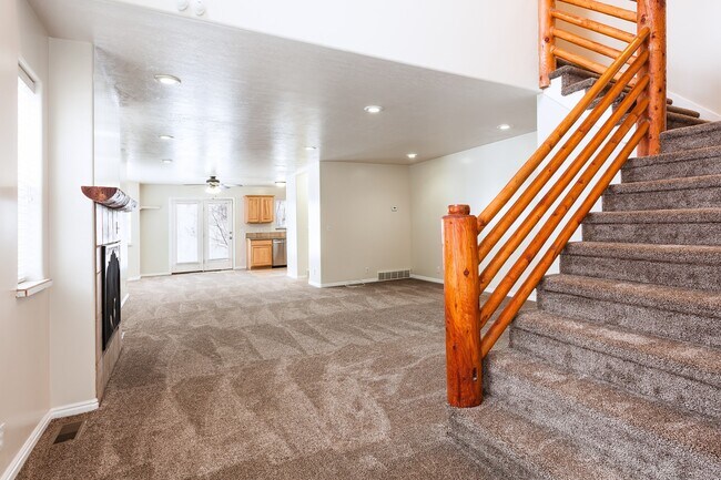 Foto del edificio - Charming Mountain Home with Prime Commuter...