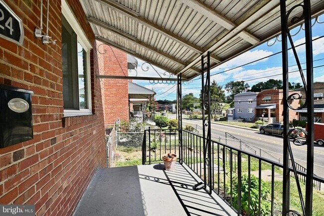 Foto del edificio - 5224 Central Avenue SE
