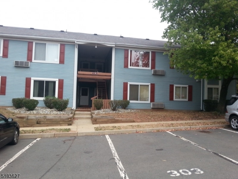 8 Bolton Ct, Franklin Township, NJ 08873 Condo for Rent in Franklin