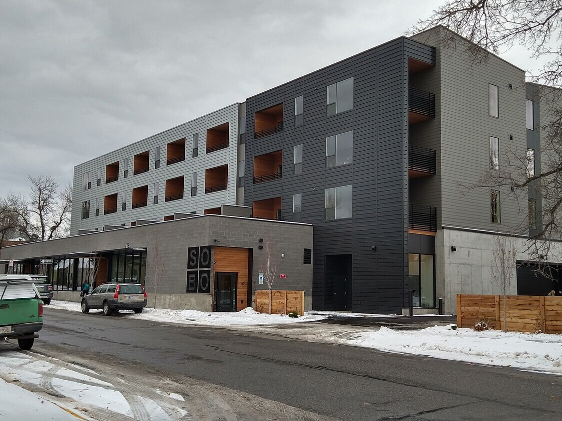 Foto principal - 718 W Babcock St