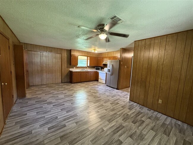Foto del edificio - **Updated 3-Bedroom Home for Rent – Coushatta, Louisiana (Red River Parish)**