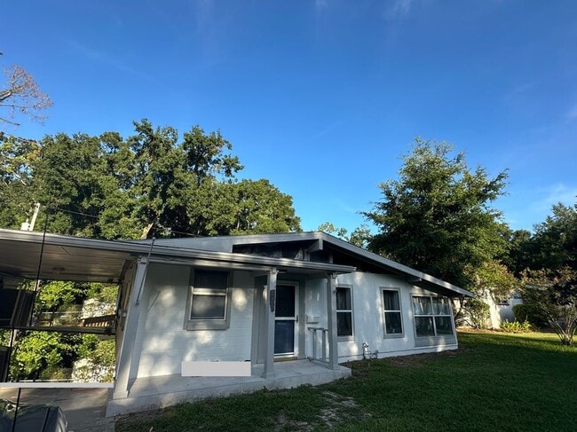 Building Photo - 831 NW 20th Ter Building Photo - 831 NW 20th Ter