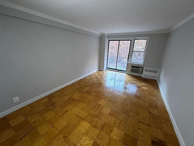 Foto del edificio - 83-33 118th St