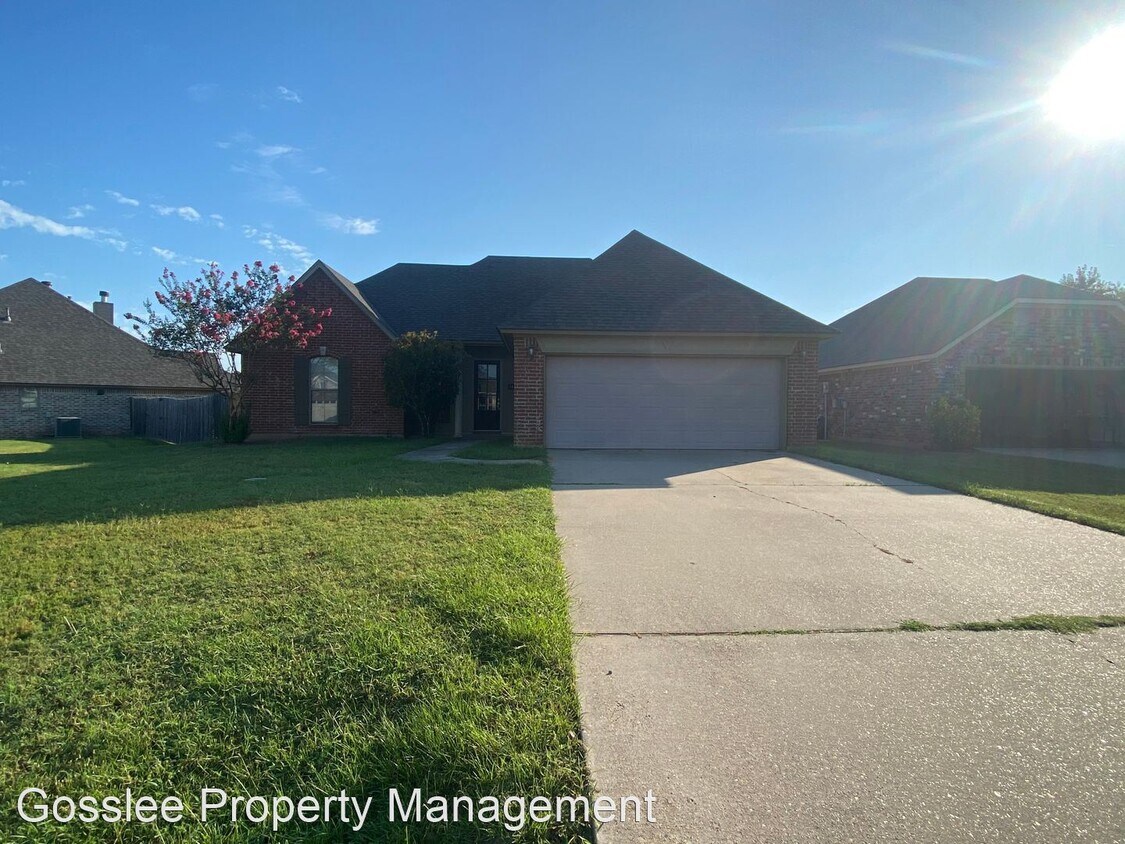 3 br, 2 bath House 4121 Courtland Way House Rental in Benton, LA