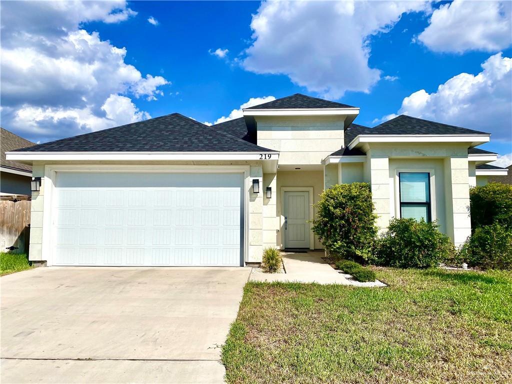 Foto principal - 219 Paxton Dr