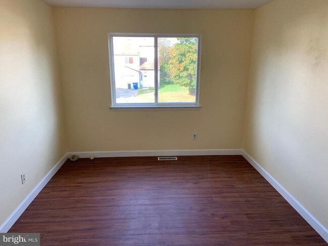 Building Photo - 3 Cinnamon Dr
