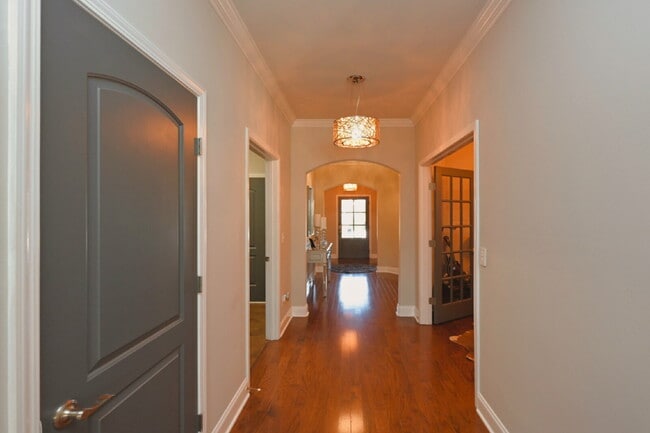 Building Photo - Resort Living at its finest in Foxland Harbor, Gallatin's premier golf and lake community!