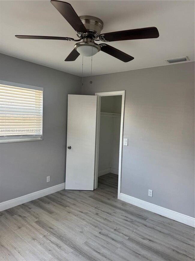 Foto del edificio - 2 bedroom in Hallandale FL 33009