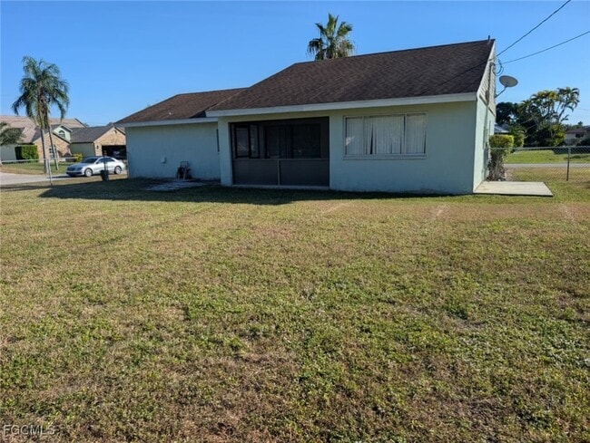 Building Photo - 927 SE 19th St