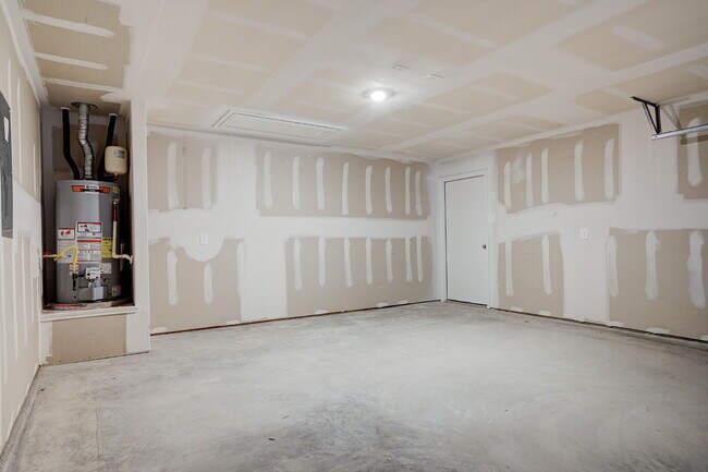 Foto del edificio - "Charming 3-Bedroom Oasis on Roanwood Drive with 2 Full Baths – Your Spacious Retreat Awaits in S...