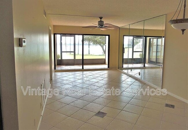 Building Photo - 6291 Bahia Del Mar Cir
