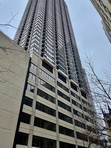 Building Photo - 30 E Huron St