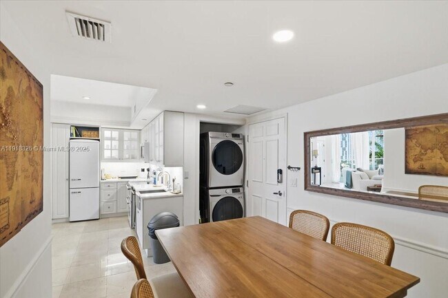 Foto del edificio - 350 S Miami Ave