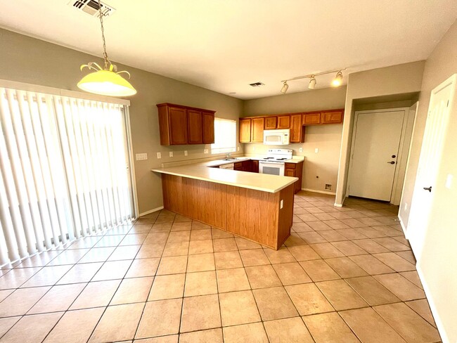 Building Photo - Great 4 bedroom home in San Tan Valley