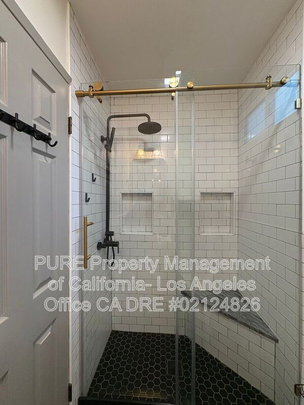 Building Photo - 14615 Kingsdale Ave