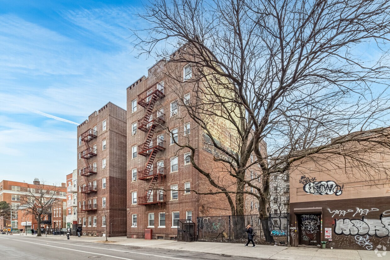 Building Photo - 4534 47th St
