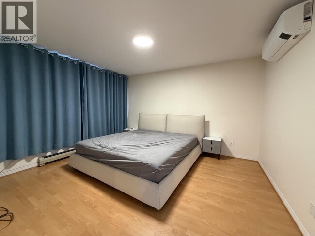 Photo du bâtiment - 9810 Tuttle Ave