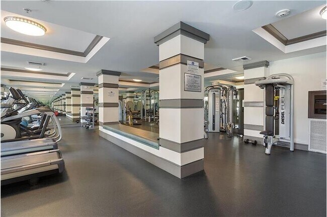 Foto del edificio - 2421 NE 65th St