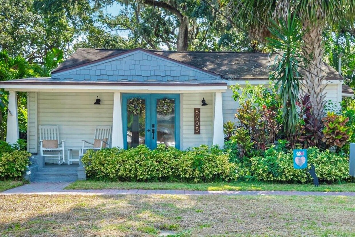 Foto principal - 5905 N Eustace Ave - LO