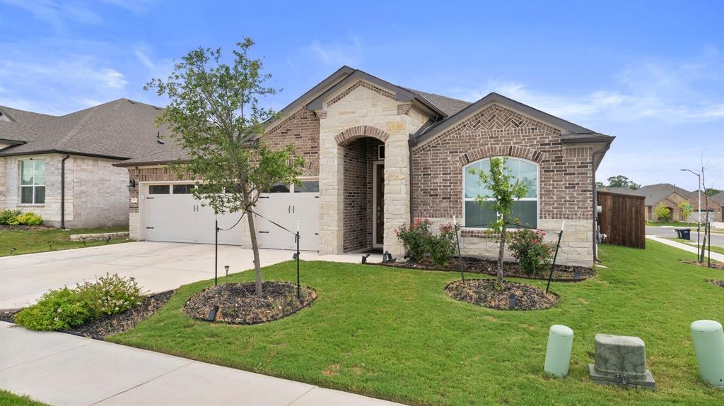 Foto principal - 1904 Jay Bird Ln