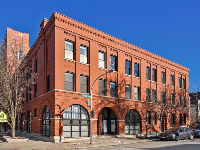 Foto del edificio - 1654 W Wabansia Ave