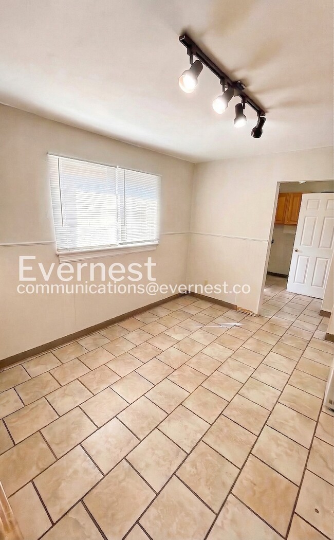 Building Photo - 9717 Dennis Dr