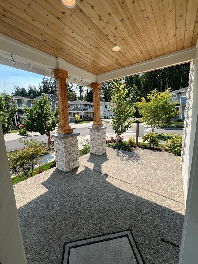 Building Photo - Stunning Modern Build Ten Trails!