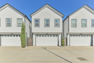 Building Photo - 1010 Melneeka Ln