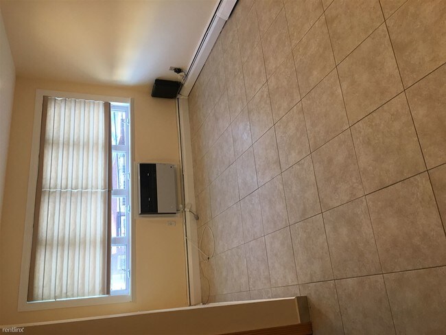 Foto del edificio - 6937 Caldwell Ave