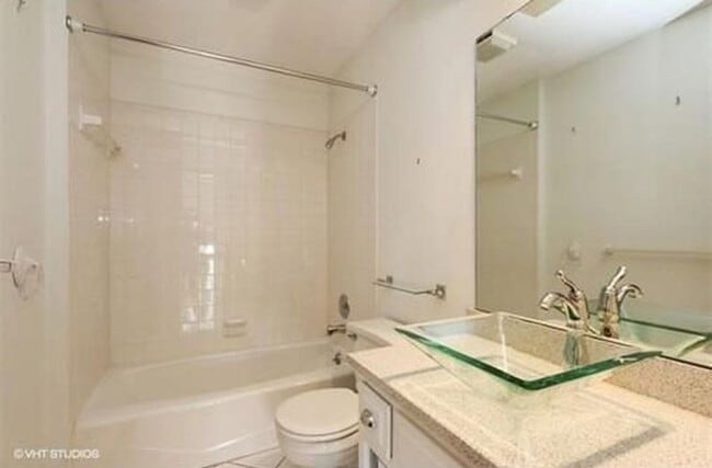 Building Photo - Gorgeous West Shawnee Home-Available NOW!!