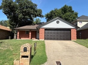Building Photo - 1508 Hollowbrook Ct