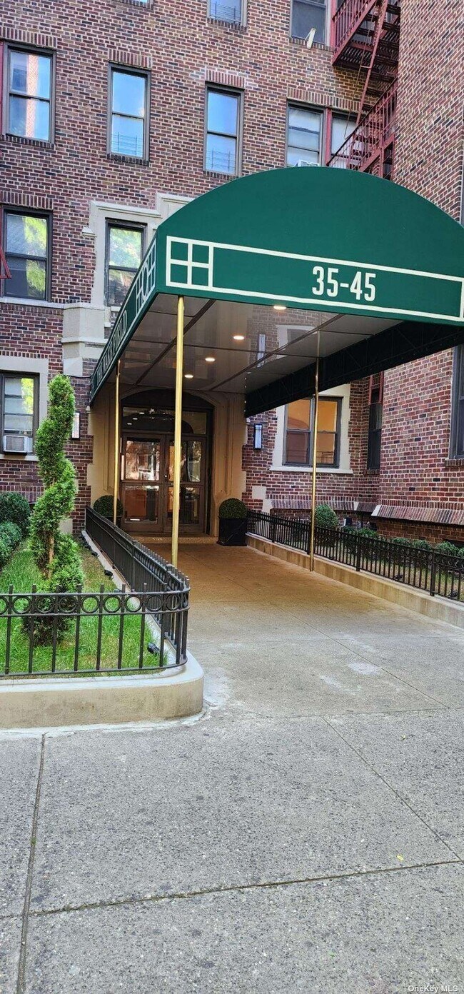 Building Photo - 35-45-45 81st St