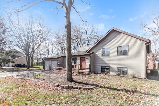 Building Photo - 11280 Oldfield Dr