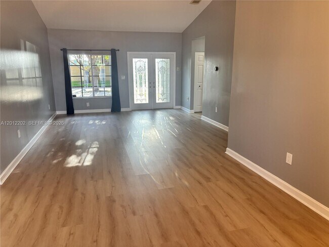 Foto del edificio - 13941 SW 136th Pl