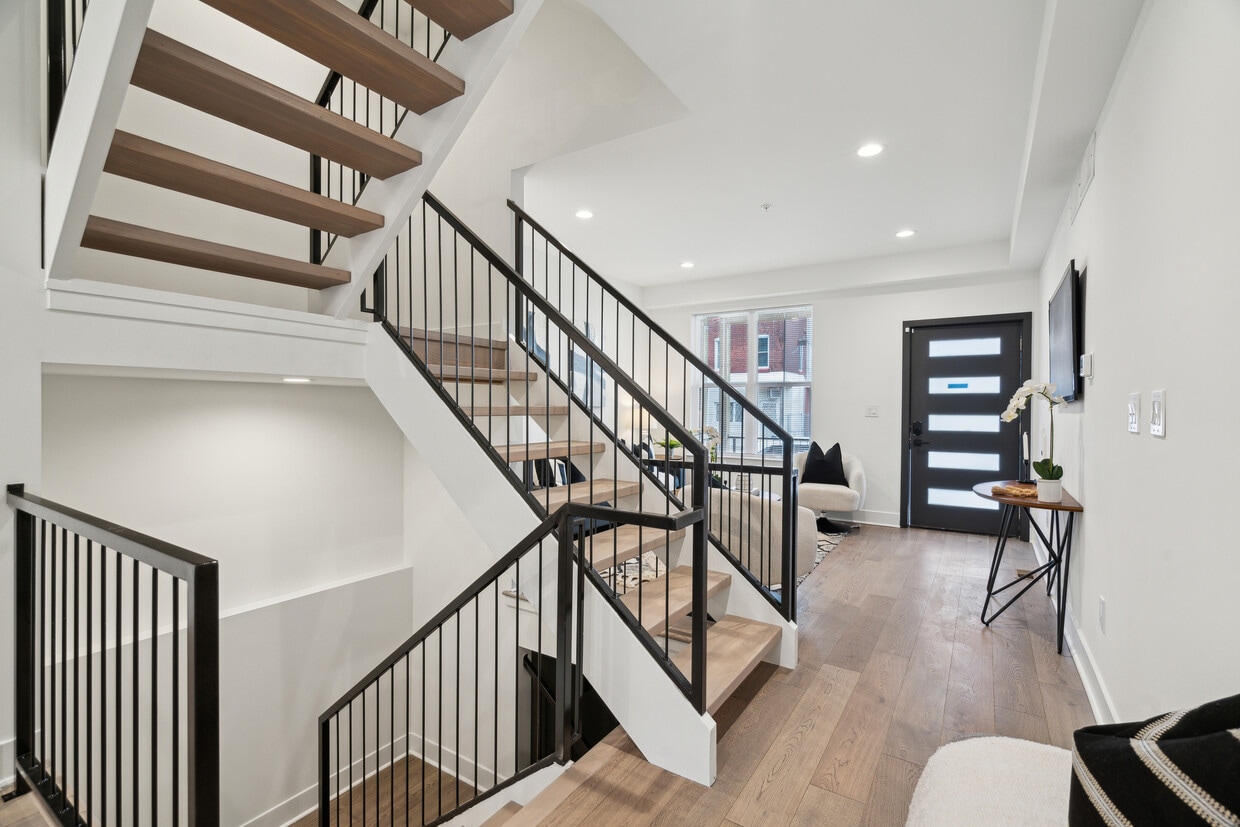 Primary Photo - 3031 W Berks St