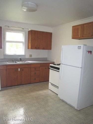 Building Photo - 502 S Aurora St