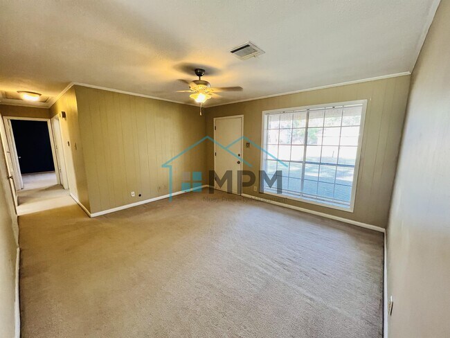 Building Photo - 108 Crestview Dr