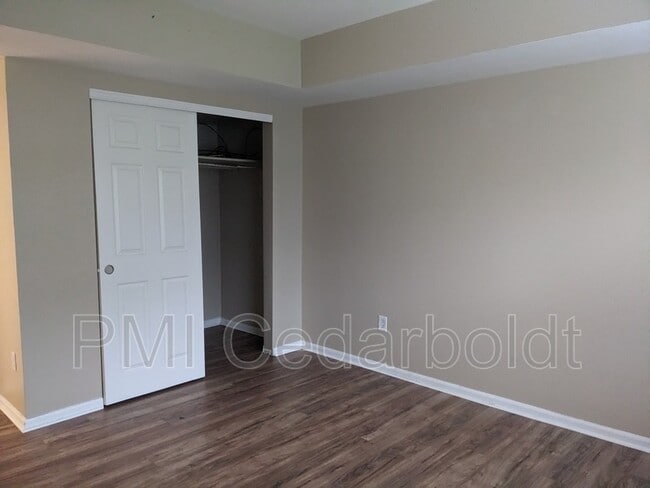 Building Photo - 407 S Memphis Way