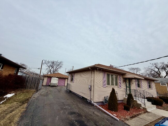 Foto del edificio - 3346 Bernice Rd