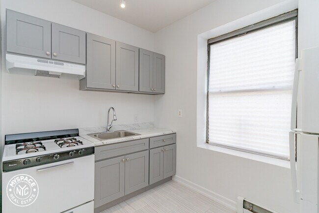 Foto del edificio - 607 Greene Ave