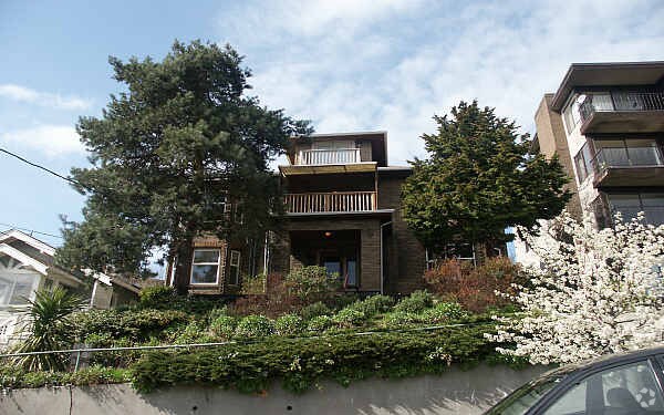 Building Photo - 1519 5th Ave N