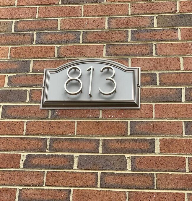 Foto del edificio - 813 S Blount St #C