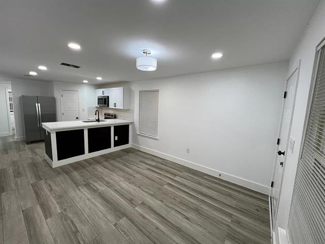 Building Photo - 1323 Claude St