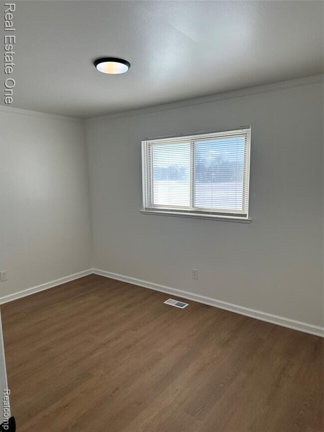 Foto del edificio - 1982 S Ortonville Rd