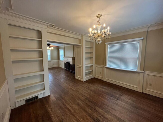 Foto del edificio - 906 Elm Ave
