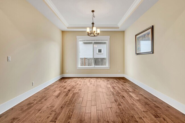 Building Photo - Welcome to Modern Elegance in Renton WA